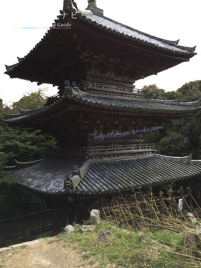 摠見寺の三重塔