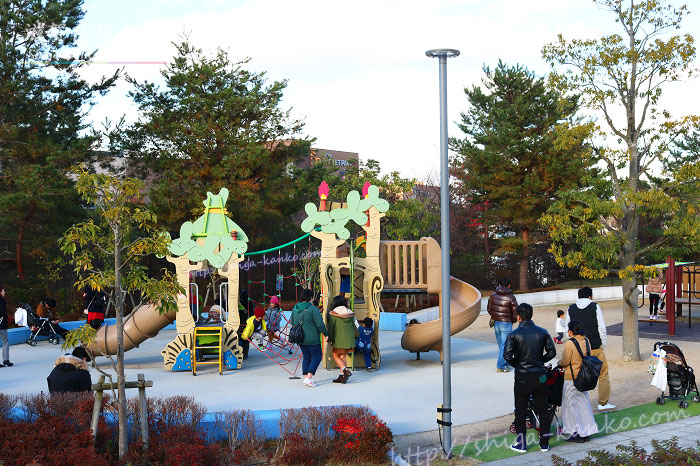 三井アウトレットパーク竜王の中にある子どもが遊べる広場