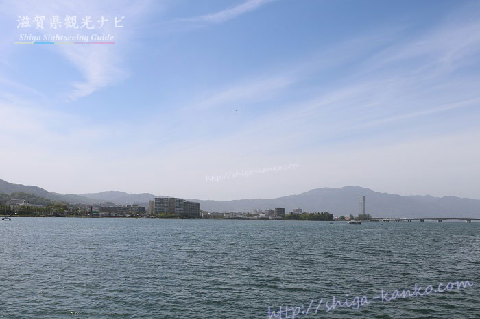 琵琶湖と瀬田川の境界線